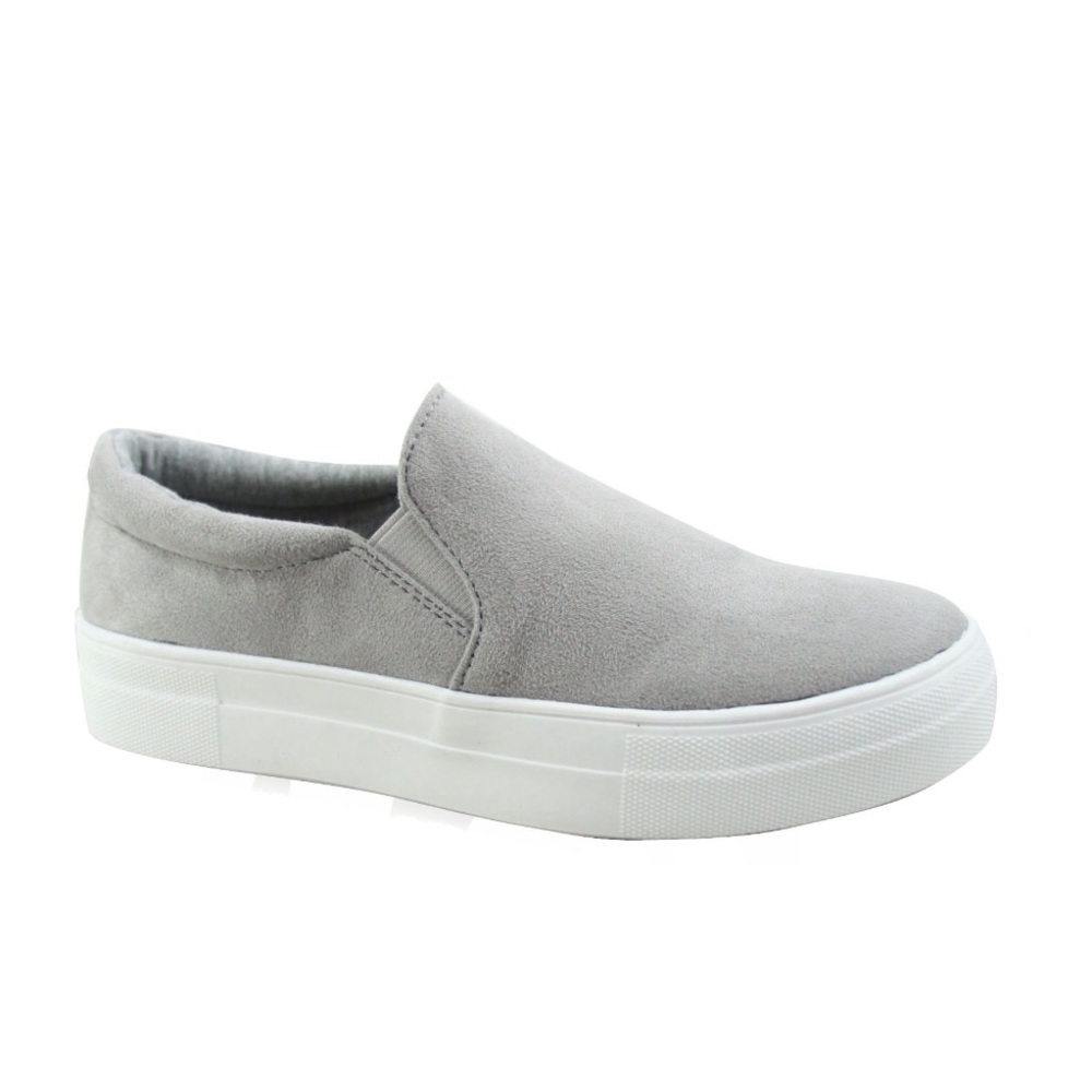 SODA Hike Women’s Flat Slip Sneaker size 9